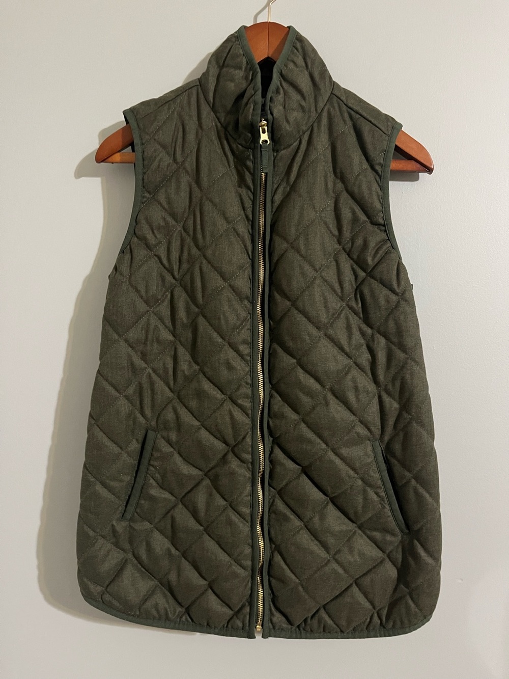 Old Navy Maternity Quilted Sleeveless Puffer Vest